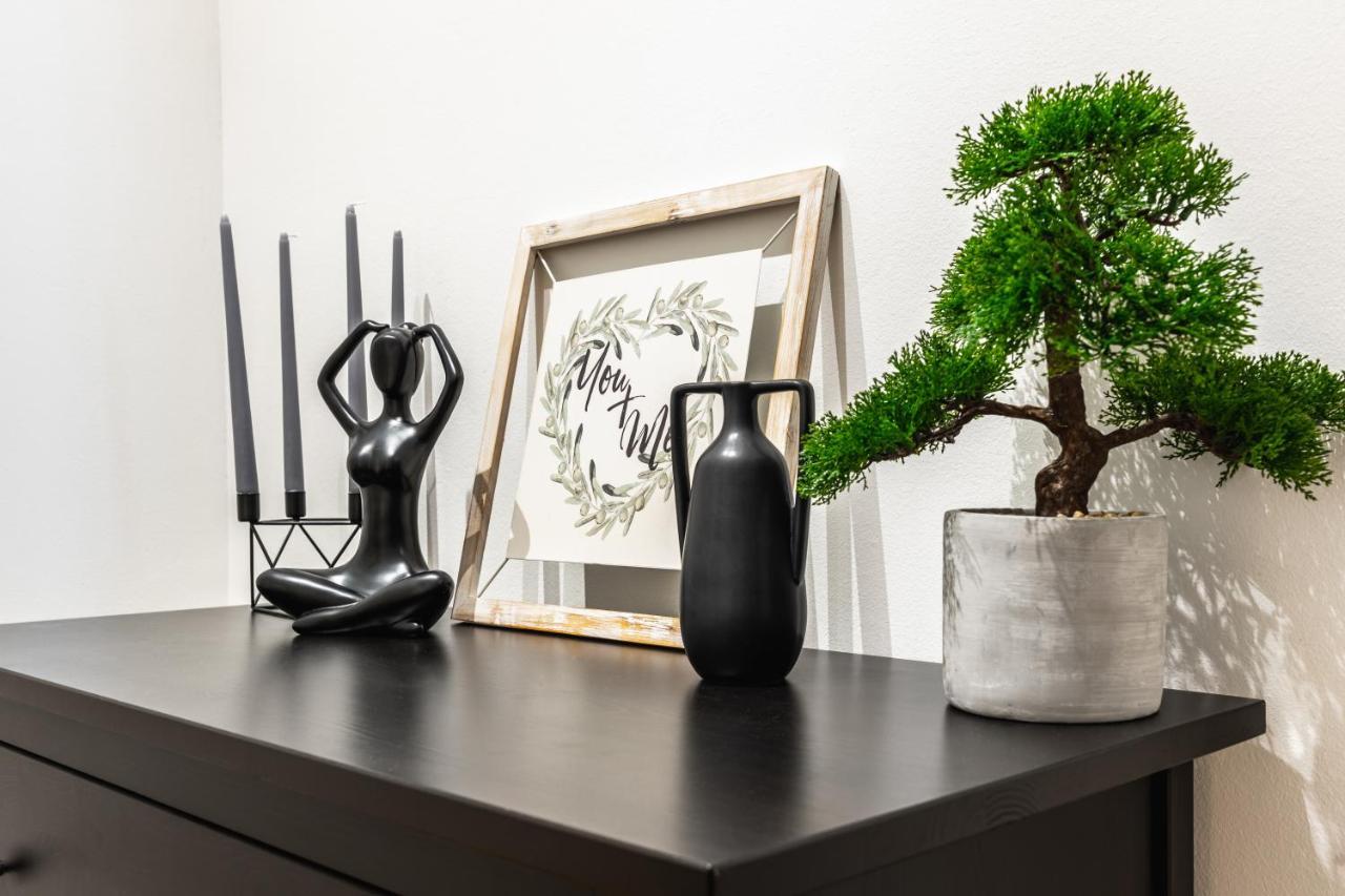 Stylish Designed Apartment In A Calm District Вена Экстерьер фото