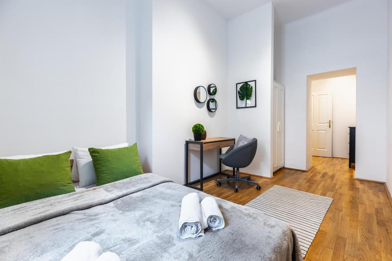 Stylish Designed Apartment In A Calm District Вена Экстерьер фото