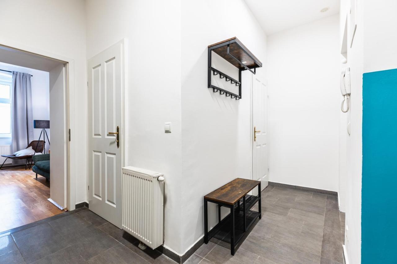 Stylish Designed Apartment In A Calm District Вена Экстерьер фото