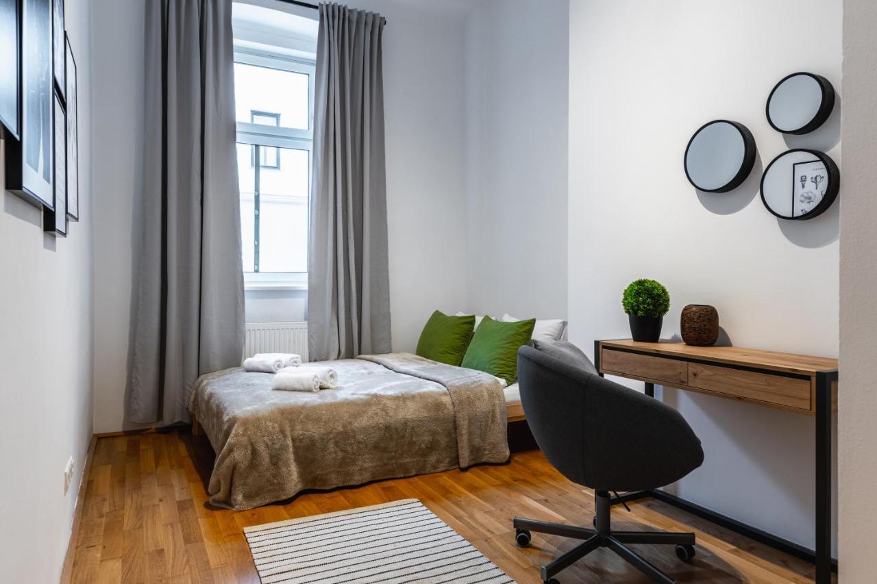 Stylish Designed Apartment In A Calm District Вена Экстерьер фото
